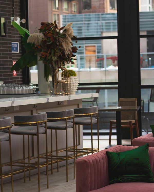 Chaise haute îlot central : confort et style pour chaque cuisine